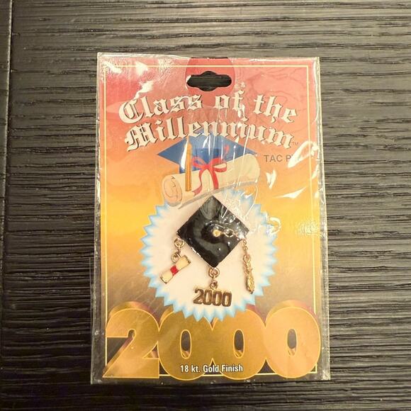 NWT Class of the Millennium 2000 Graduation Cap and Diploma Pin - Picture 2 of 4